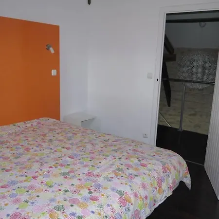 Feriehus Spacious House In Rural Quercy Ginouillac