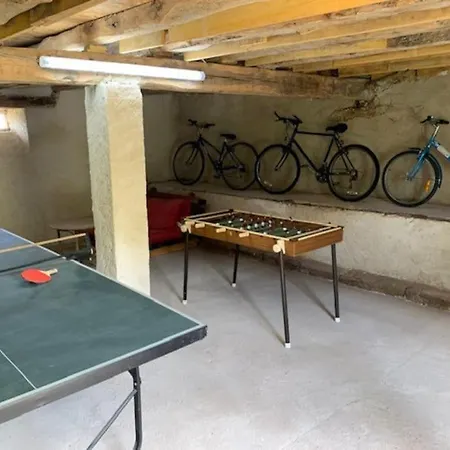 Spacious House In Rural Quercy 度假居