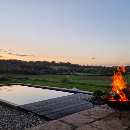 Spacious House In Rural Quercy Feriehus *