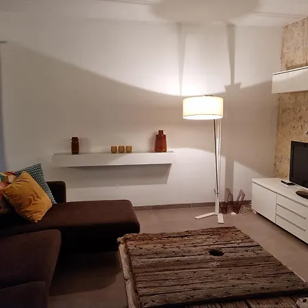 Spacious House In Rural Quercy Feriehus